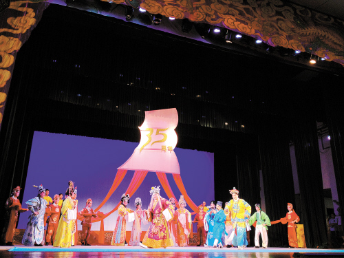 粤剧团成江门 名片 重建35周年演出让戏迷大饱