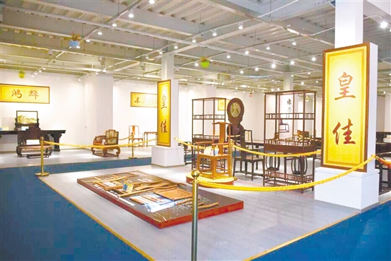 新会古典家具工匠文化园各个新馆所揭牌启用。