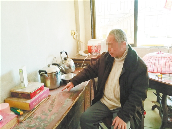 陈叔希望新年可以添置一台微波炉和更换两个新枕头。
