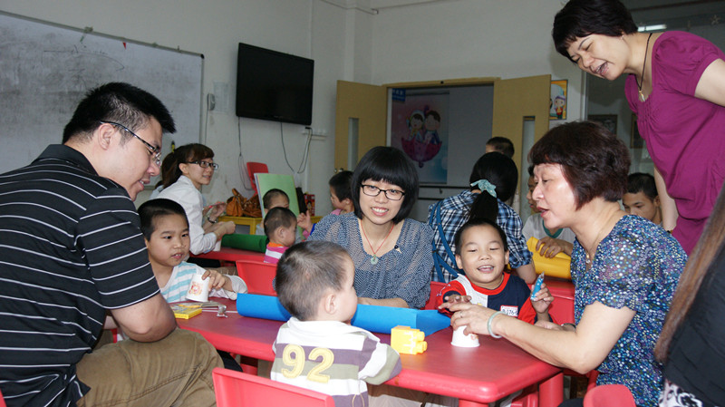 奉献爱心 传递幸福--市人力资源社会保障局青年