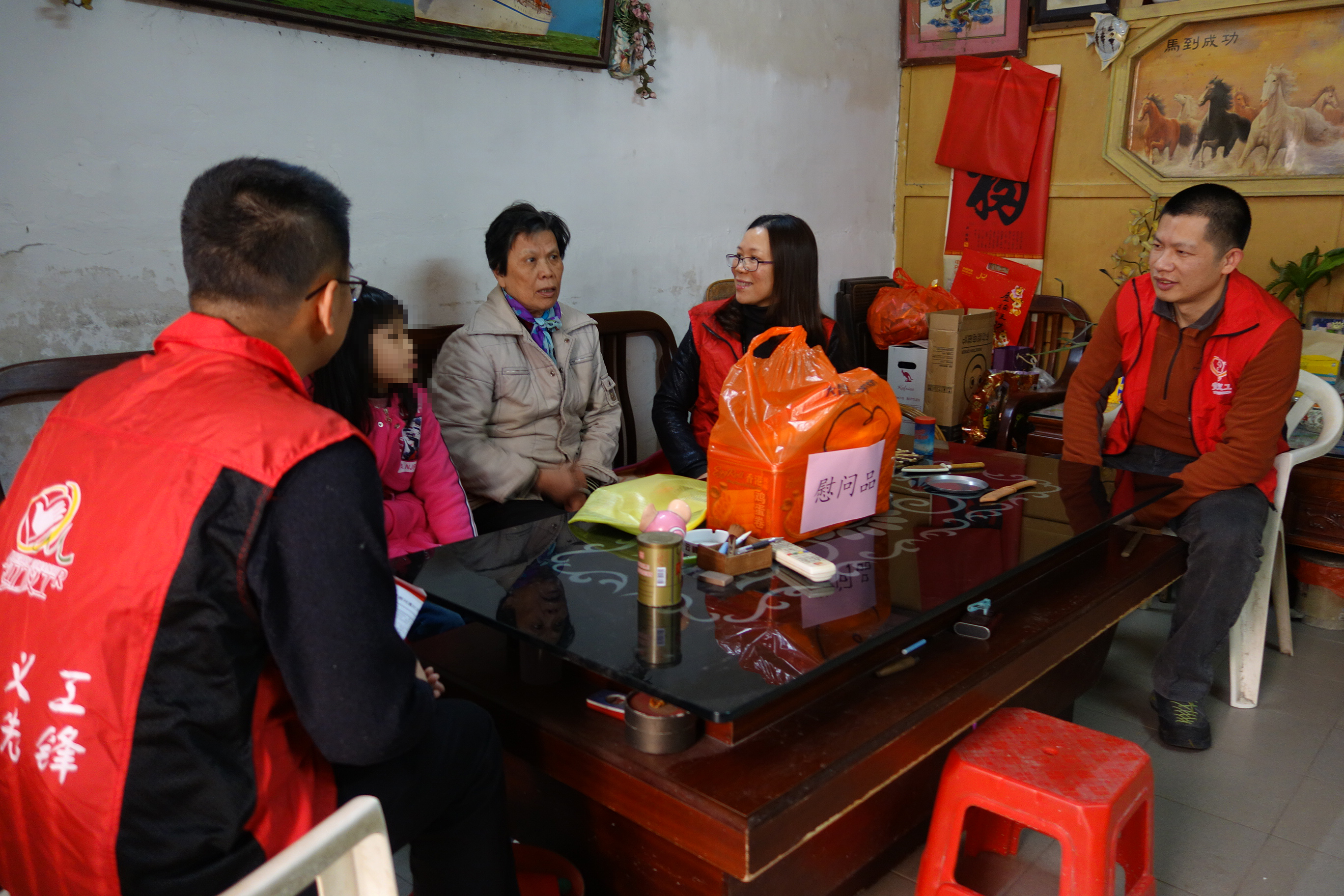 挂扶连心 温暖到家 --江门市民政局向白沙街道