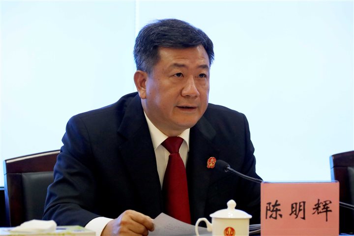 市中级人民法院召开2018年全市法院院长会议