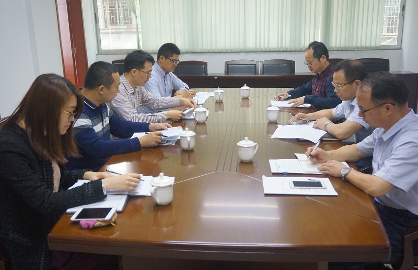 查摆问题深刻 领导督导到位 --市民政局机关党