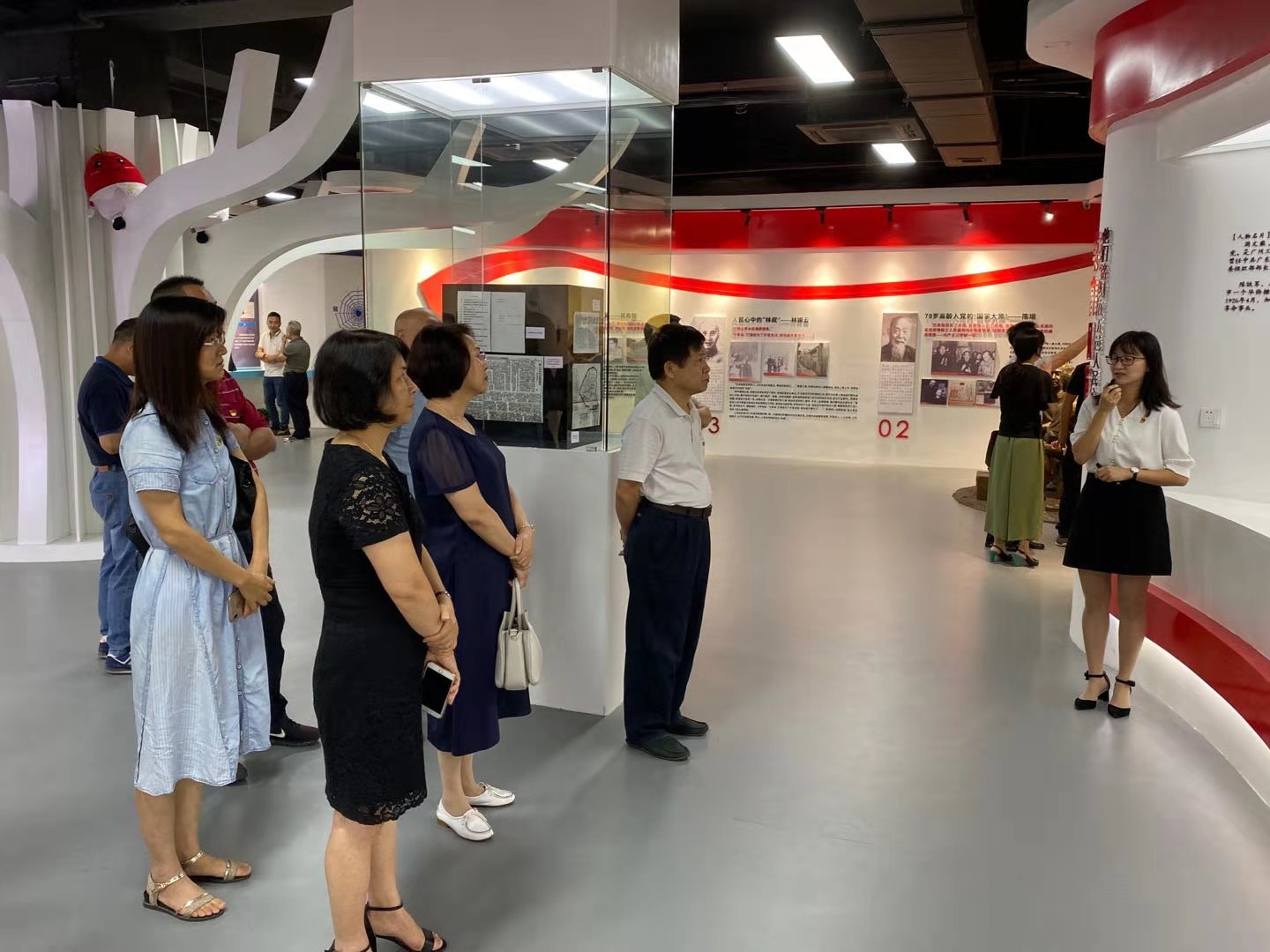 参观图片.jpg