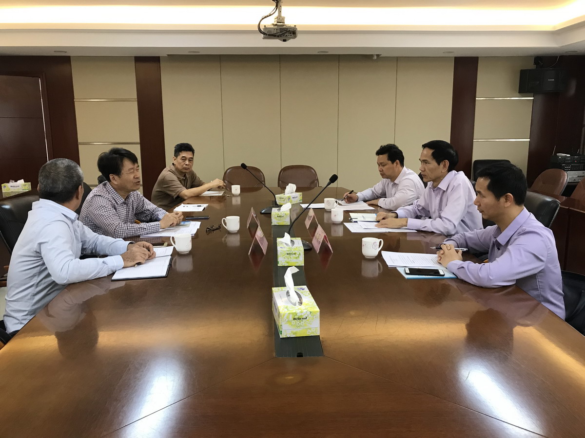 会上,龚荣茂同志汇报了畜禽养殖废弃物资源化利用工作进展情况以及下