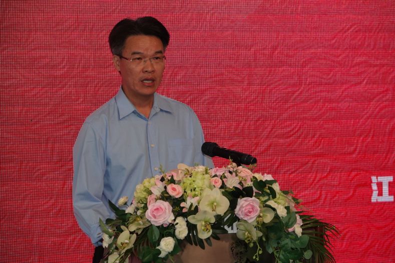 主要的领导,嘉宾分别有市府办四级调研员李伟峰,市残联理事长梁培招