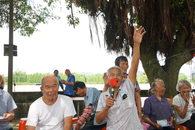 村民演唱咸水歌