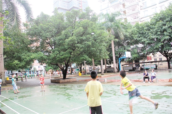 天龙社区文体广场。李楠楠