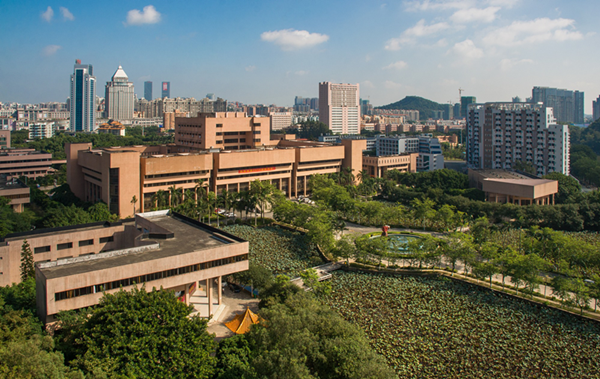 图为五邑大学南主楼.南方日报记者 董天健 摄