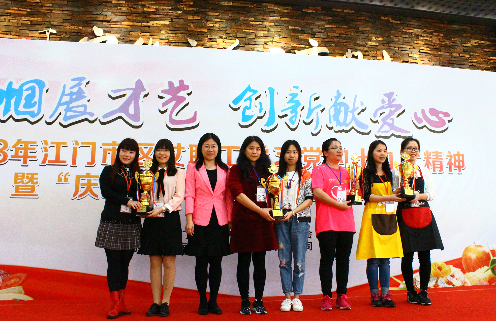 平鲁吧包括场景,角色,动物,建筑,视频,教育ppt等